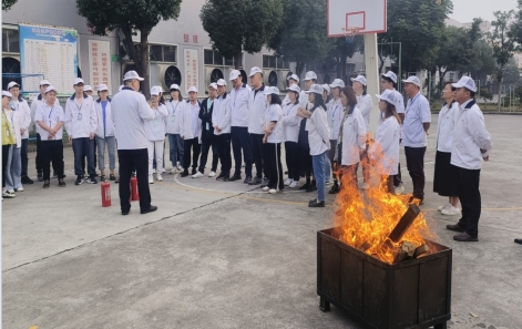 绷紧安全弦  筑牢防火墙—嘉善bevictor伟德发展消防器材使用培训及实操演练