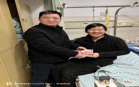 【员工关切】嘉善bevictor伟德工会探望慰问生病住院员工
